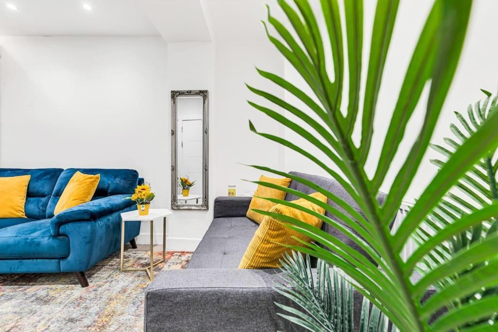 Luxstay Holland Park Apartment With Ac 런던 외부 사진